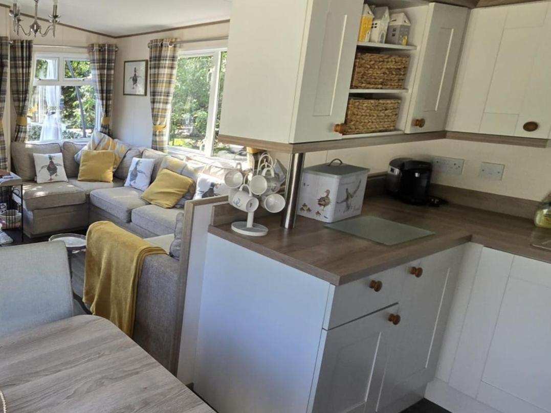 Luxury Lakeside Caravan With Hottub And Private Fishing Peg, Tattershall Lakes Bagian luar foto