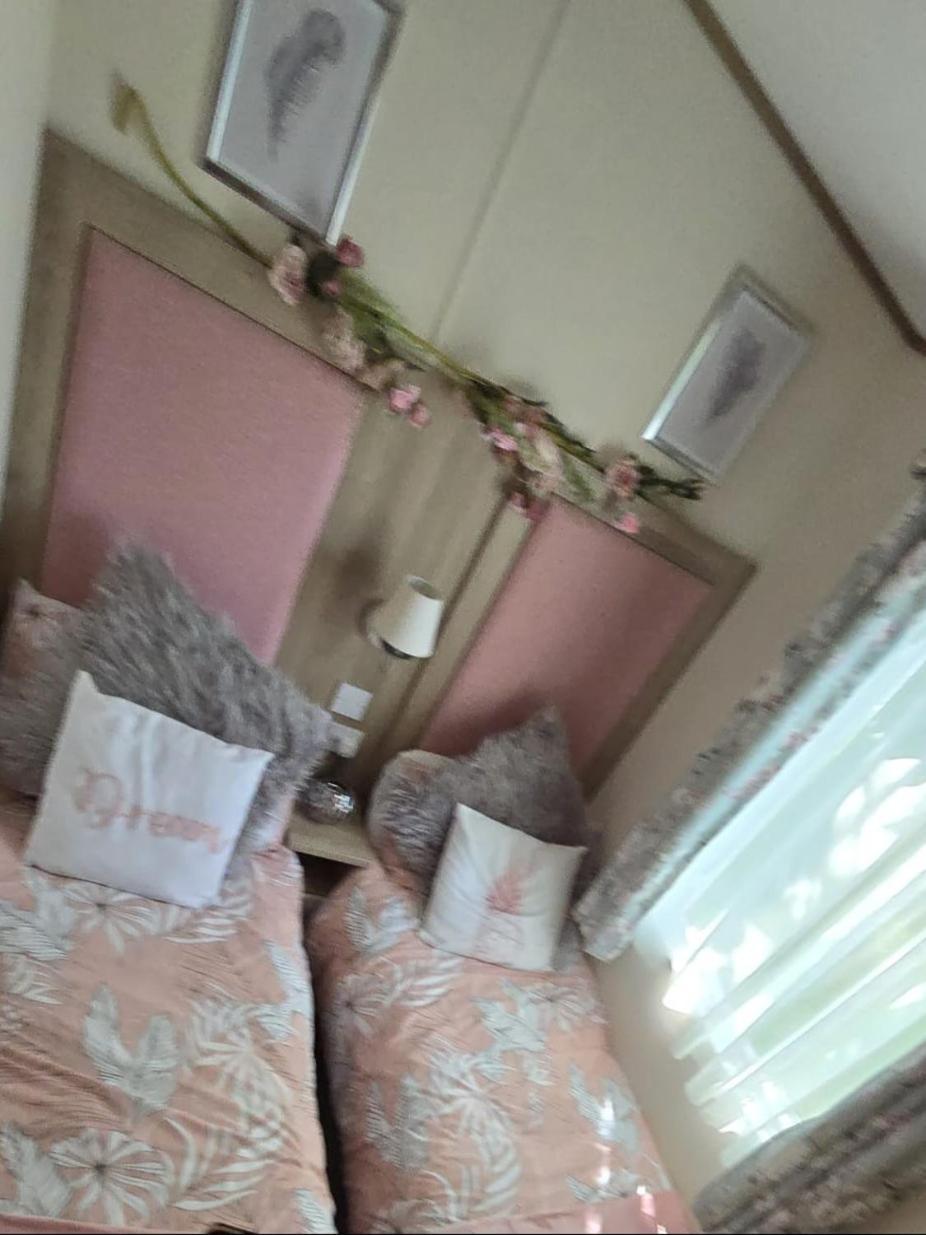 Luxury Lakeside Caravan With Hottub And Private Fishing Peg, Tattershall Lakes Bagian luar foto