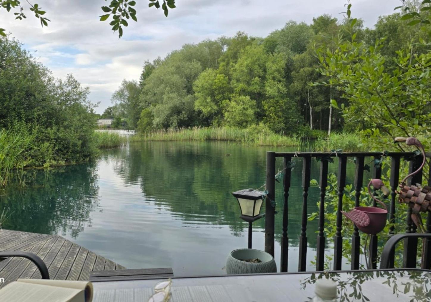 Luxury Lakeside Caravan With Hottub And Private Fishing Peg, Tattershall Lakes Bagian luar foto