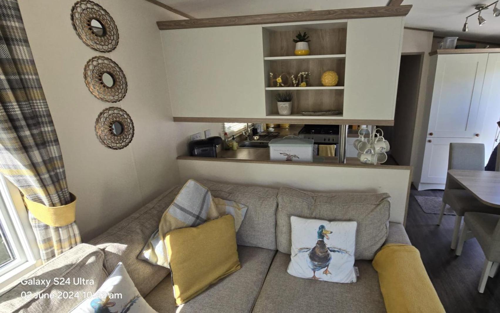 Luxury Lakeside Caravan With Hottub And Private Fishing Peg, Tattershall Lakes Bagian luar foto