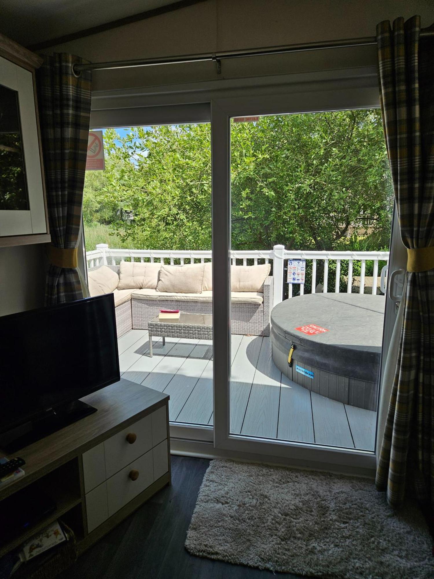 Luxury Lakeside Caravan With Hottub And Private Fishing Peg, Tattershall Lakes Bagian luar foto