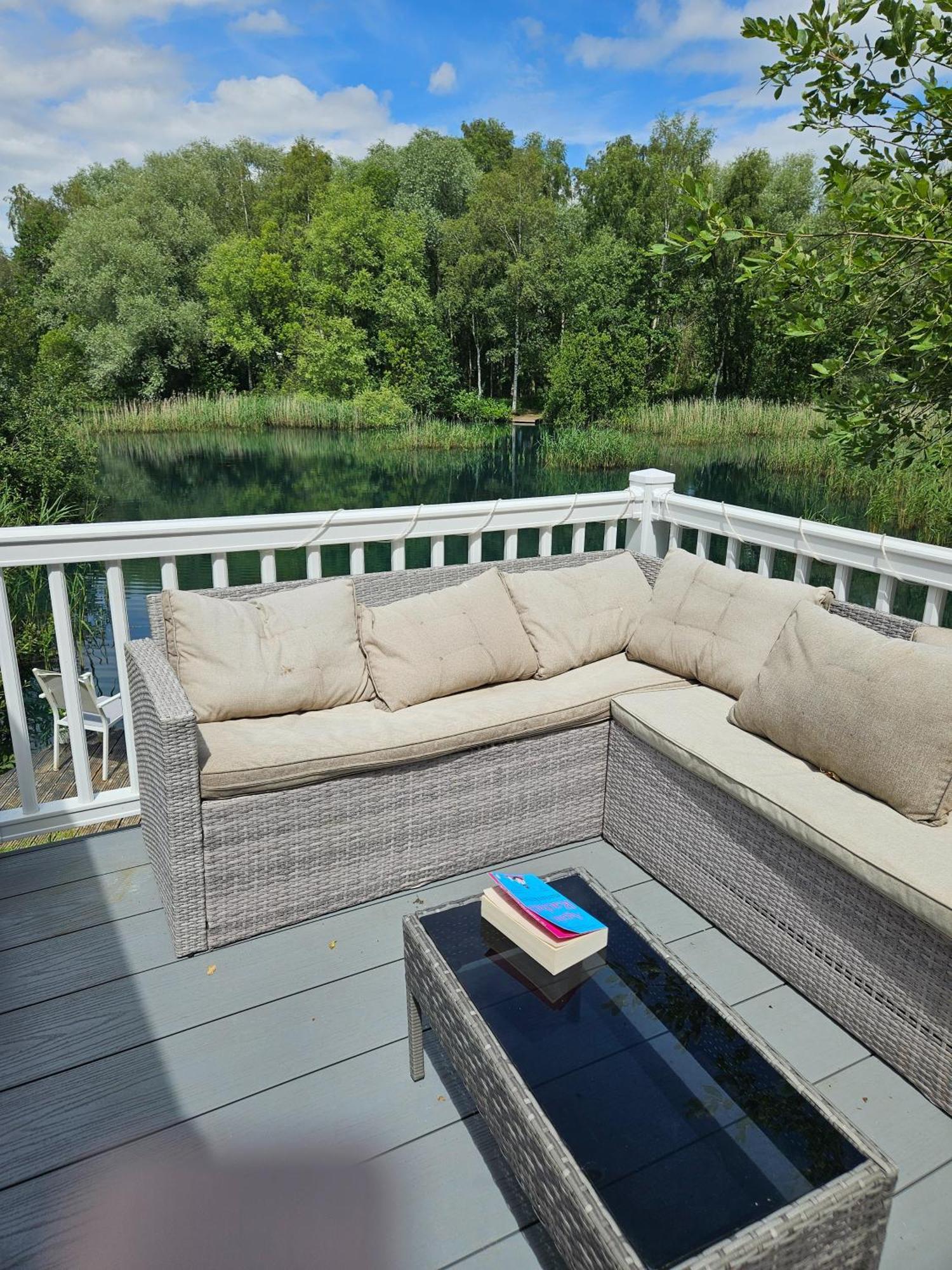 Luxury Lakeside Caravan With Hottub And Private Fishing Peg, Tattershall Lakes Bagian luar foto